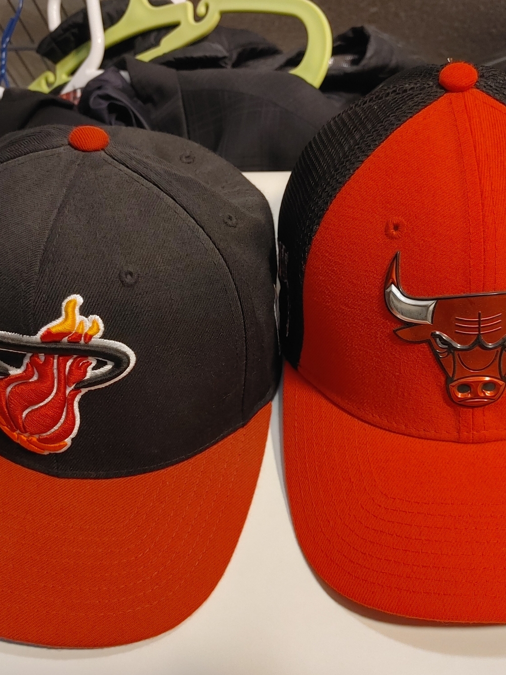 Men's Two-Pack NBA Fan Caps in Black and Red